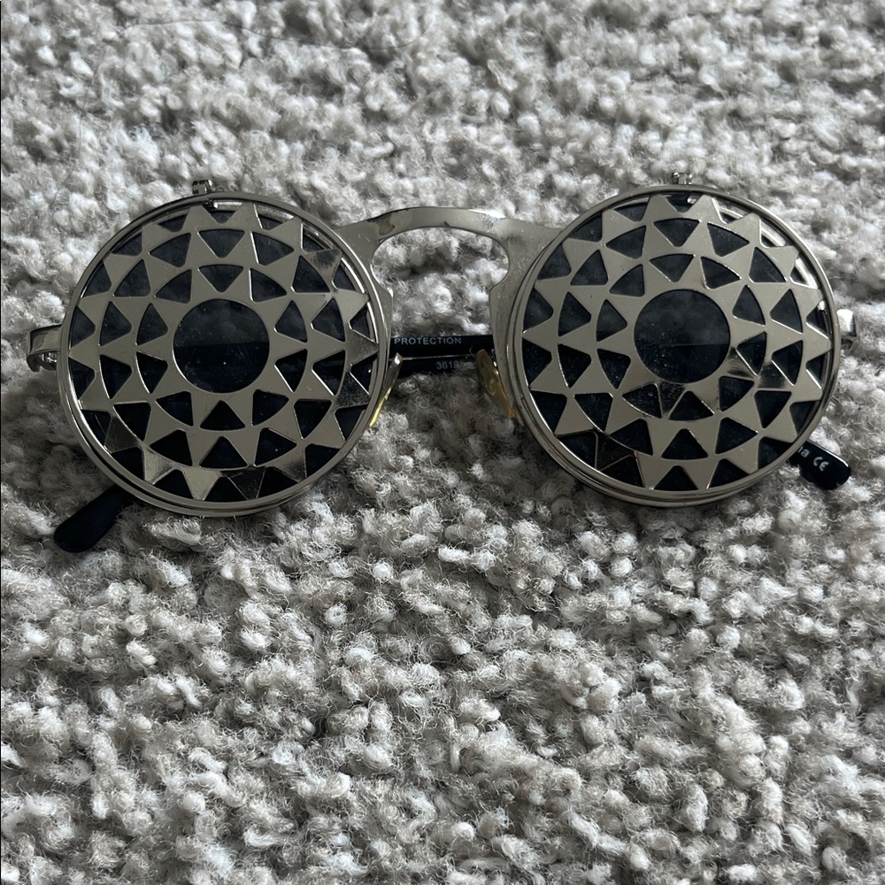 Round Geometric Black & Silver Statement Sunglasses